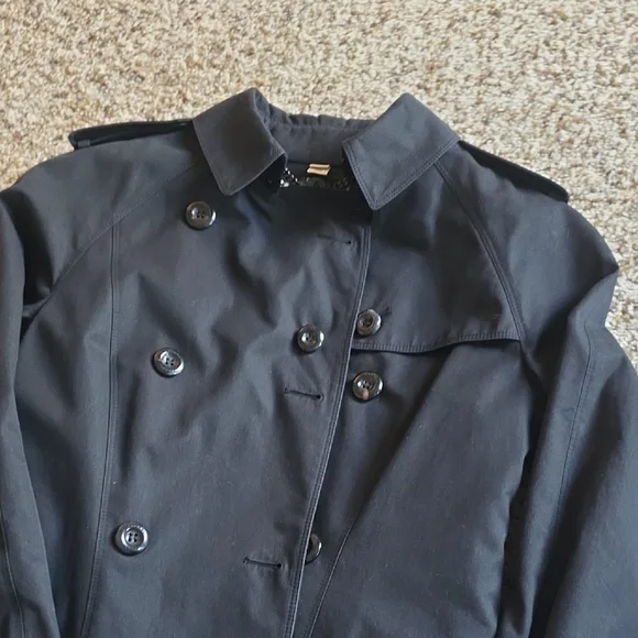 Burberry Classic Black Belted Trench Coat - Picture 3 of 15